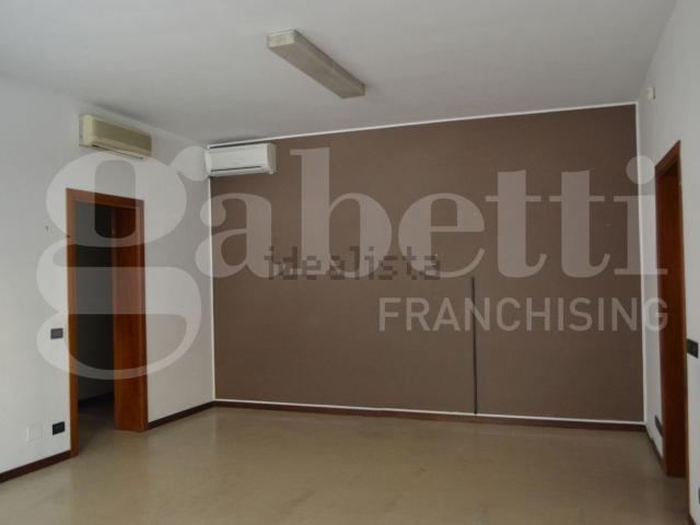 Locale in vendita di 209 m²