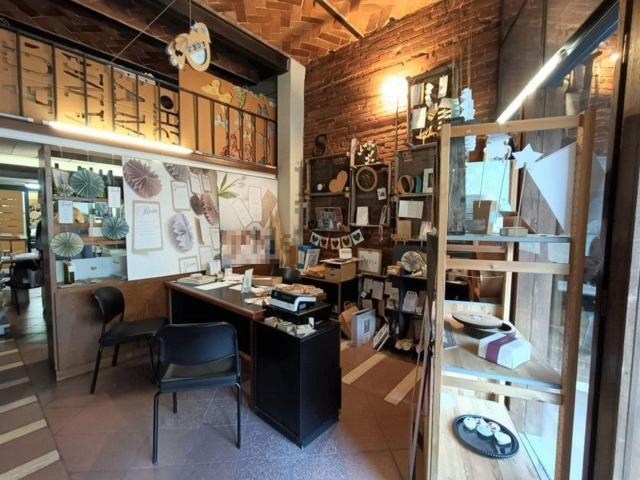 Locale in vendita di 209 m² in Via Lucchese