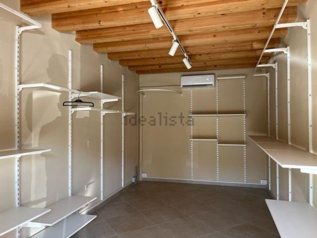 Locale in vendita di 20 m² in Largo Cavallotti, 1