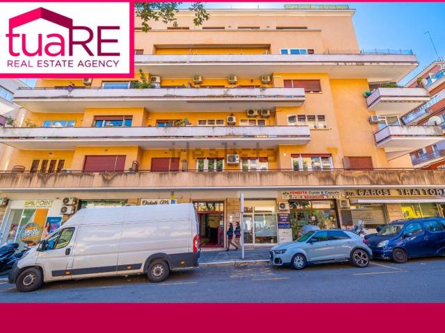 Locale in vendita di 20 m² in Via Baldo degli Ubaldi