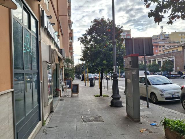 Locale in vendita di 20 m² in Via Catania, 35