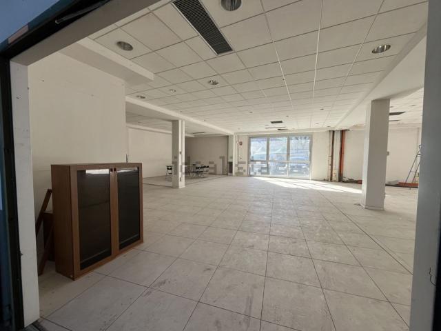 Locale in vendita di 2100 m² in Via Rigosa