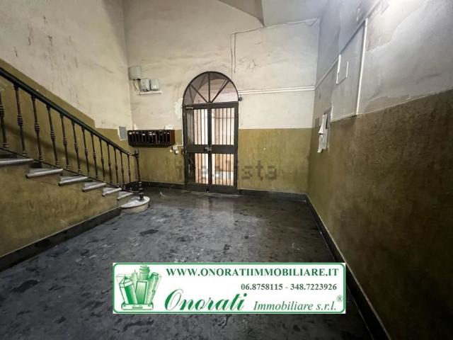 Locale in vendita di 210 m²