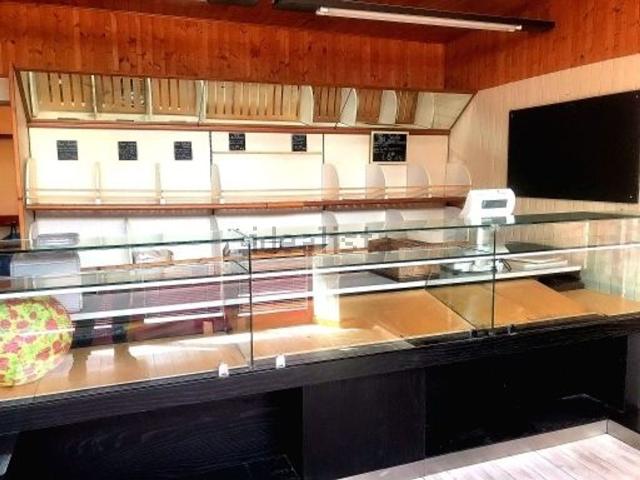 Locale in vendita di 210 m²