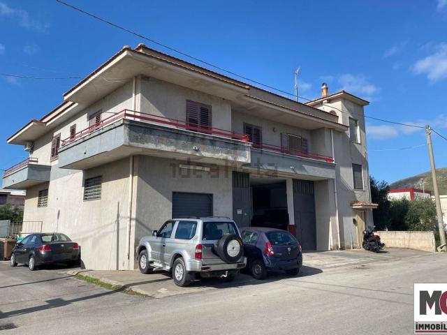 Locale in vendita di 210 m²