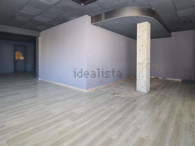 Locale in vendita di 210 m²
