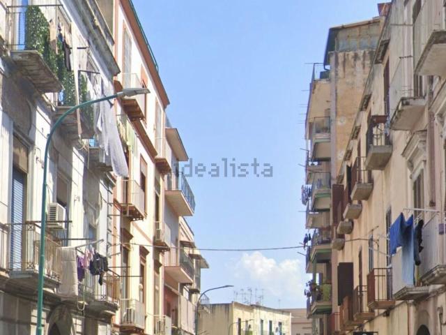 Locale in vendita di 210 m² in Via Circonvallazione, 209