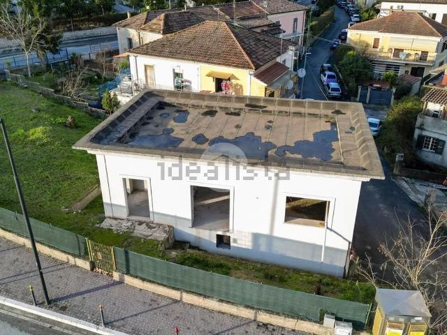 Locale in vendita di 210 m² in Via Gaetano di Biasio, 12