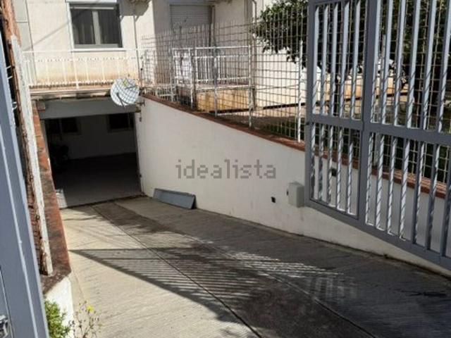 Locale in vendita di 210 m² in Via Germania, 19
