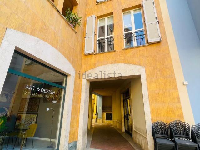 Locale in vendita di 210 m² in Via del Leone