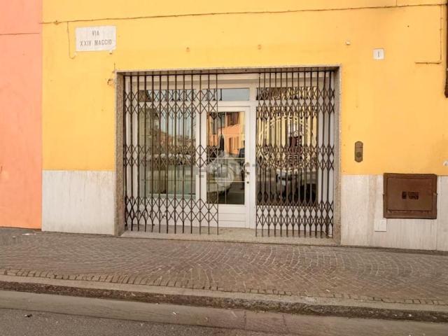 Locale in vendita di 210 m² in Via XXIV Maggio, 17