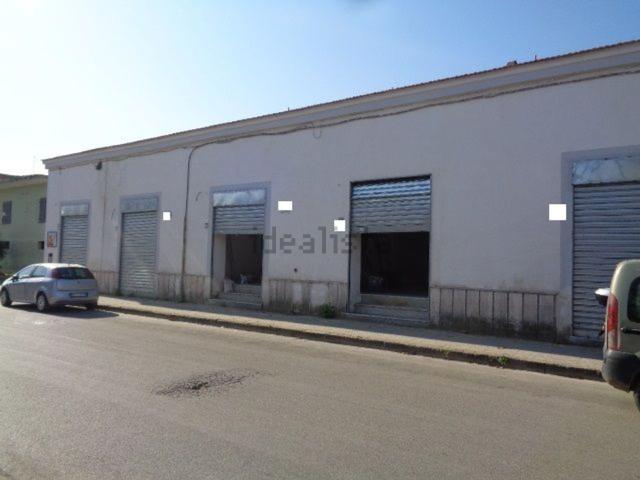 Locale in vendita di 210 m² in Viale Sandro Pertini, 50