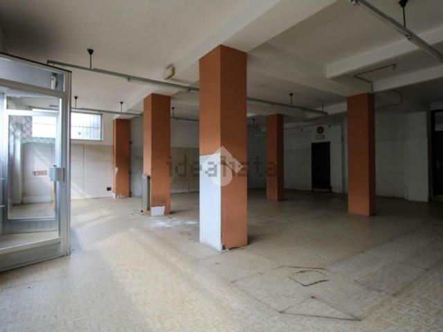 Locale in vendita di 210 m² in Piazza Trieste
