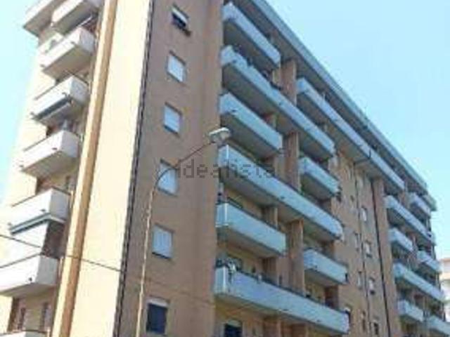 Locale in vendita di 211 m² in Via Giovanni Cimabue