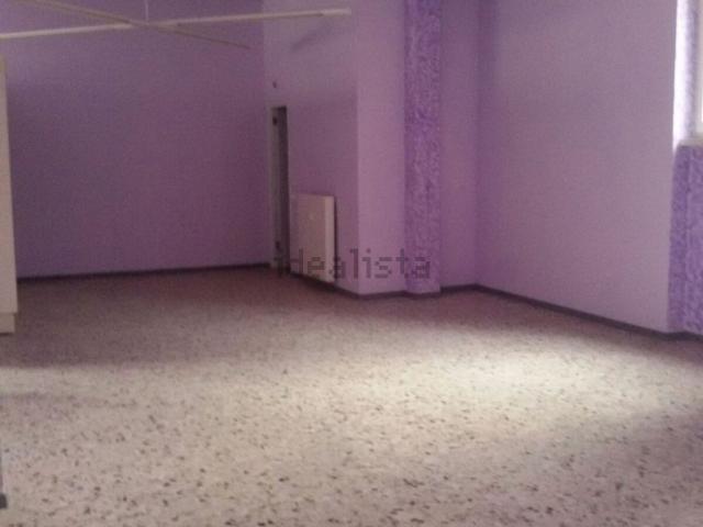 Locale in vendita di 212 m² in Via Maria Bensi