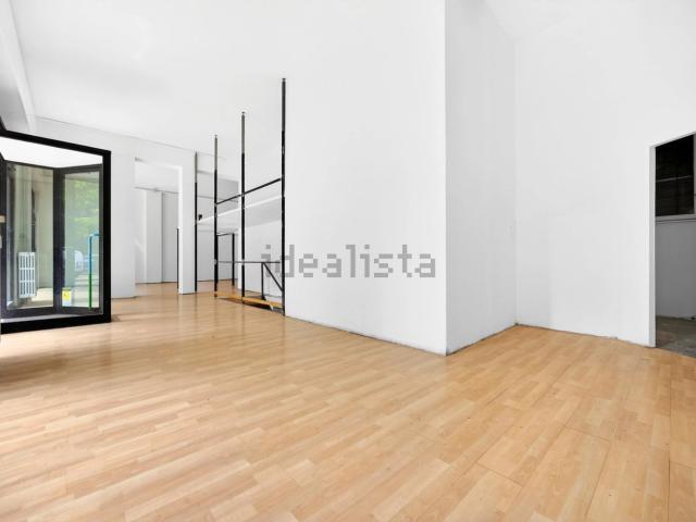 Locale in vendita di 212 m² in Piazzale Ferdinando Martini, 1