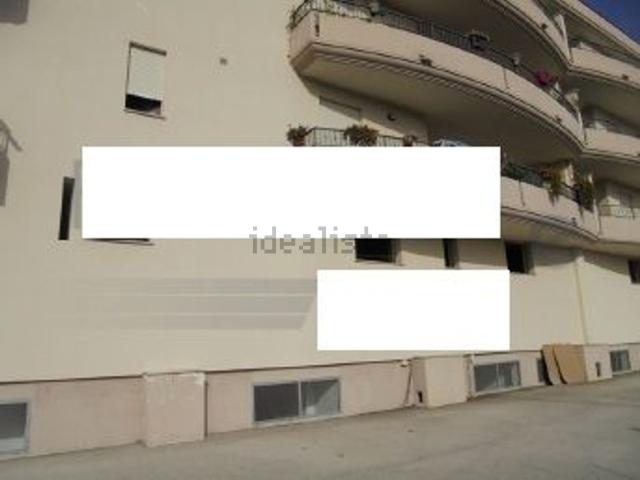 Locale in vendita di 213 m² in Via Francesco Crispi