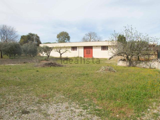 Locale in vendita di 213 m² in Strada Paretone Zona I, 38