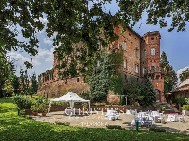 Locale in vendita di 2150 m² in Via XXIV Maggio, 1