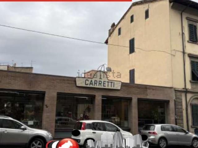 Locale in vendita di 215 m² in Via Pomeria