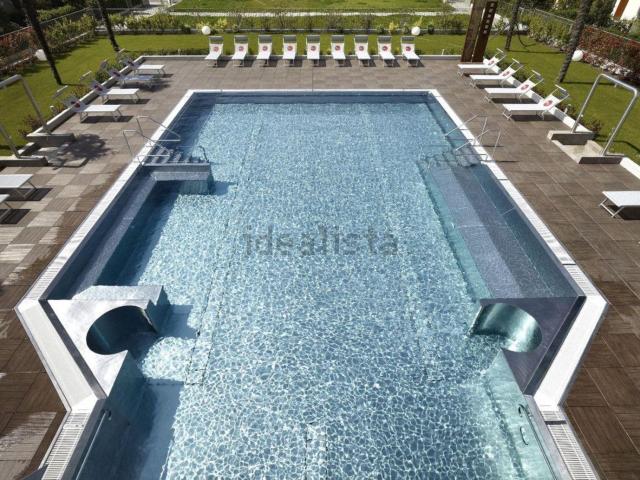 Locale in vendita di 2161 m² in Via Linfano, 52
