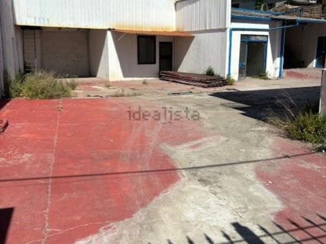 Locale in vendita di 218 m² in Via Tarquinia, 15