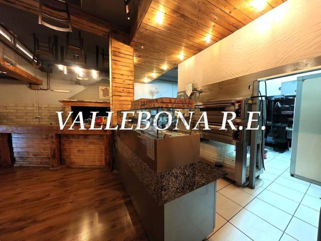 Locale in vendita di 218 m² in Piazza Guglielmo Oberdan