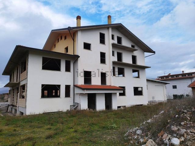 Locale in vendita di 2190 m² in Via Roma