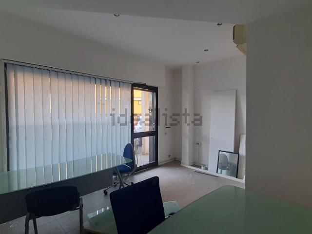 Locale in vendita di 21 m² in Via di Casal Selce, 293