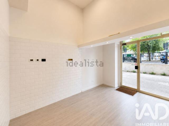 Locale in vendita di 21 m² in Via Evangelista Torricelli, 21