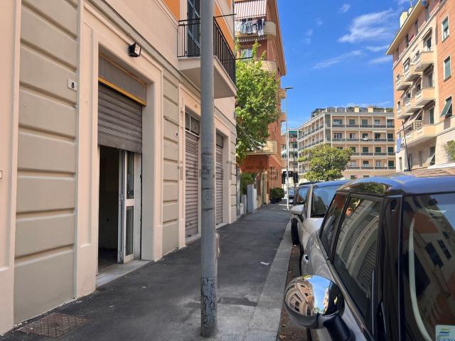 Locale in vendita di 21 m² in Via Lauro de Bosis