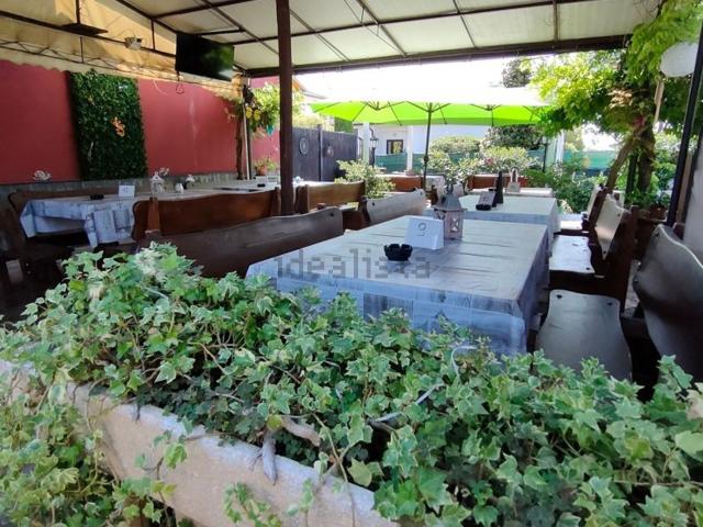 Locale in vendita di 220 m² in Via Arrigo Boito