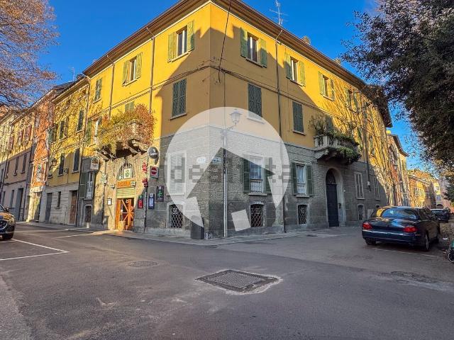 Locale in vendita di 220 m² in Via Fontanelli, 9