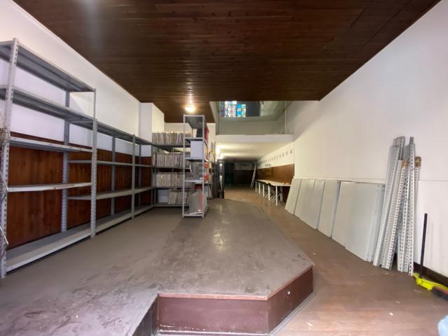 Locale in vendita di 220 m² in Via Francesco Lattanzio, 16