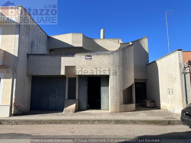 Locale in vendita di 220 m² in Via Mascagni Pietro, 67
