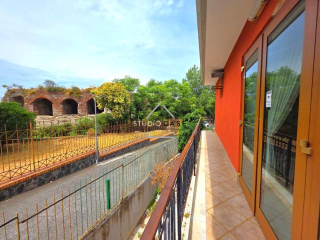 Locale in vendita di 220 m² in Via Solfatara, 3