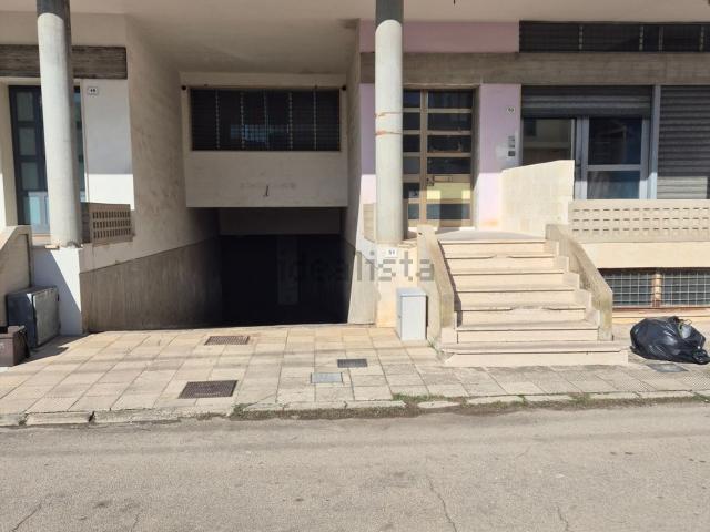 Locale in vendita di 220 m² in Via P. Mascagni, 51
