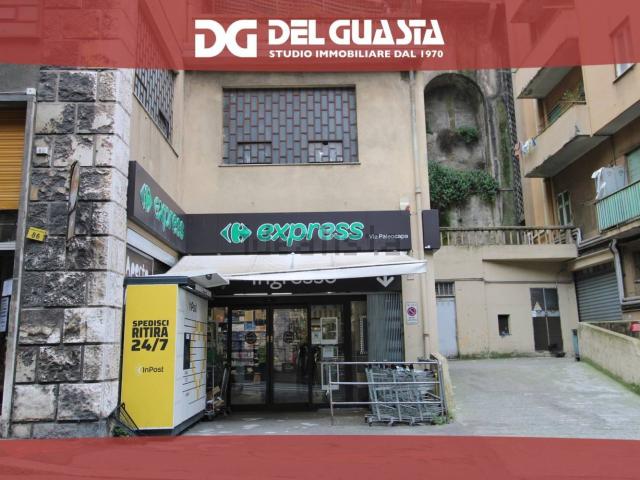 Locale in vendita di 220 m² in Via Paleocapa, 55