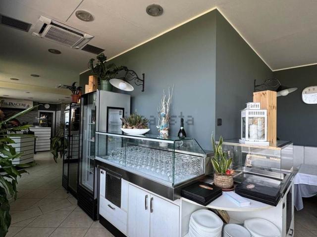 Locale in vendita di 220 m² in Via Pescia, 251