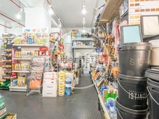 Locale in vendita di 220 m² in Via Prenestina, 270