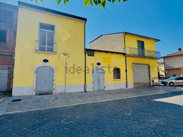 Locale in vendita di 220 m² in Via Roma, 153