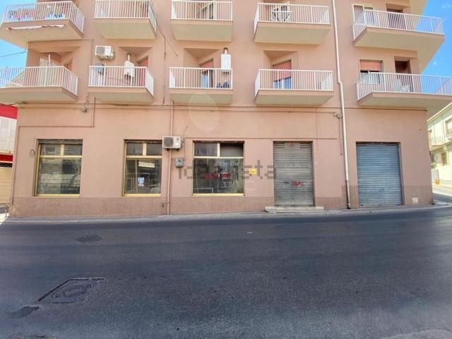 Locale in vendita di 220 m² in Via Torino