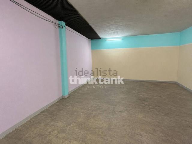 Locale in vendita di 220 m² in Via Umberto