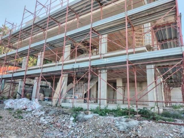 Locale in vendita di 220 m² in Strada Comunale per Cappelle I&apos  tratto
