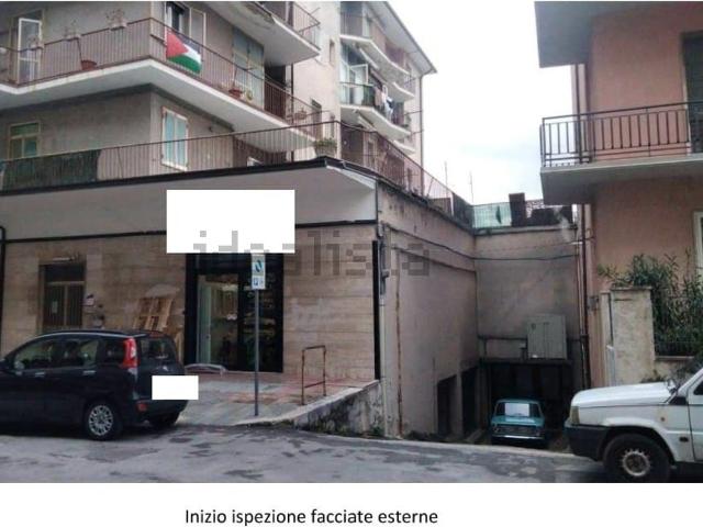 Locale in vendita di 221 m² in Via Giuseppe Garibaldi, 131