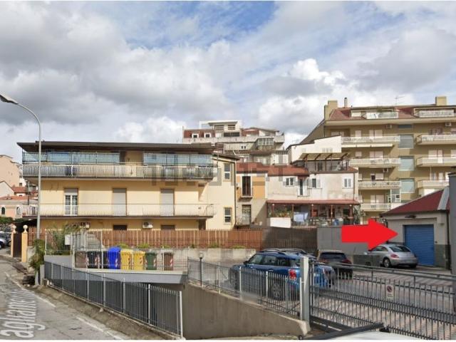 Locale in vendita di 221 m² in Via Tagliamento, 13