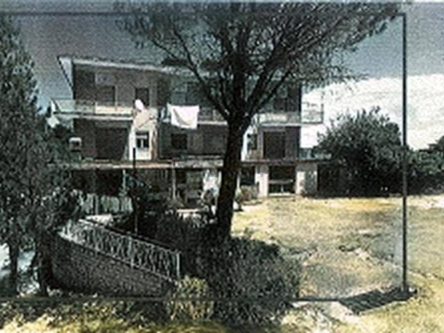 Locale in vendita di 224 m² in Contrada Campanotico
