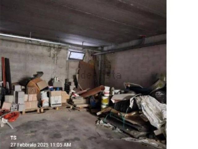 Locale in vendita di 225 m² in Via dei Palissandri, 8