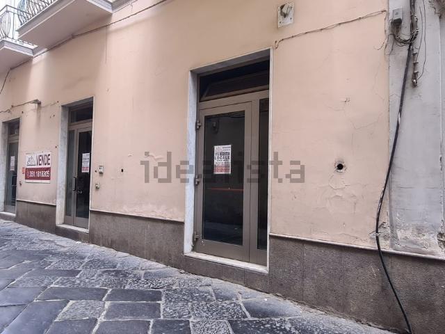 Locale in vendita di 225 m² in Via Tribunale, 8