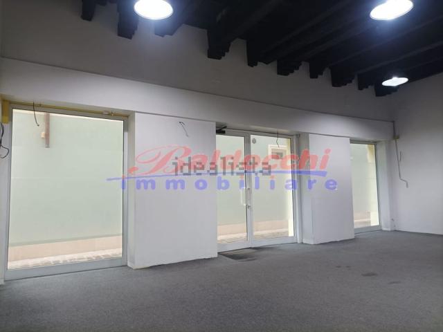 Locale in vendita di 226 m²